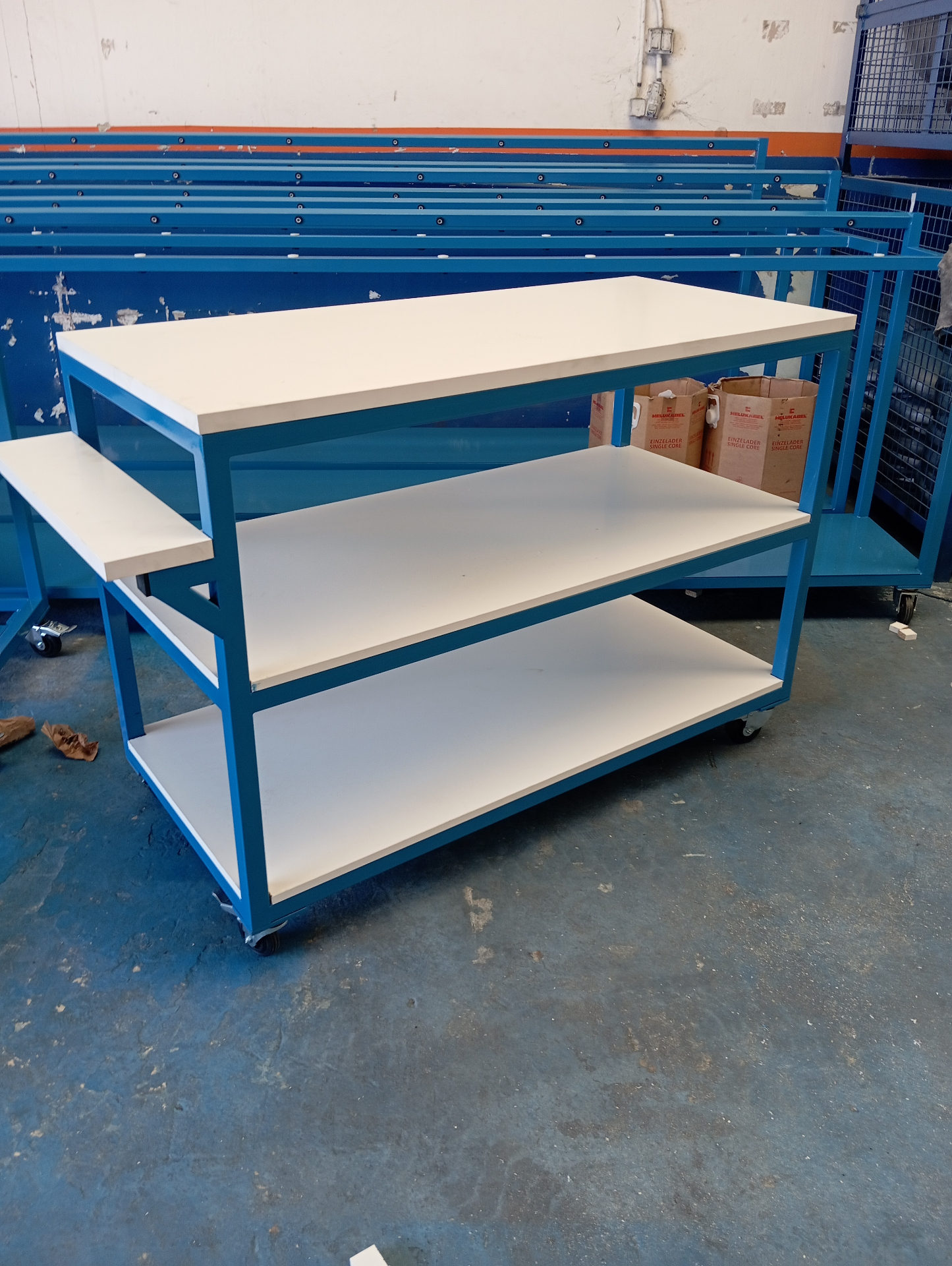 Mesa Auxiliar de 3 Niveles con Ruedas